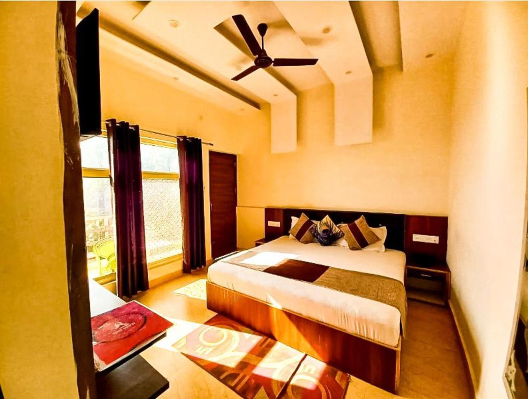 Sunny Pines Resort Лансдаун Экстерьер фото
